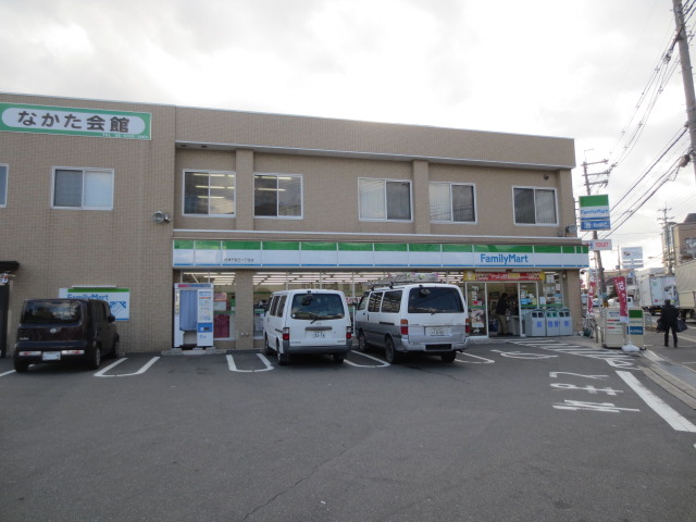 Convenience store. FamilyMart Senrioka north exit store up (convenience store) 534m