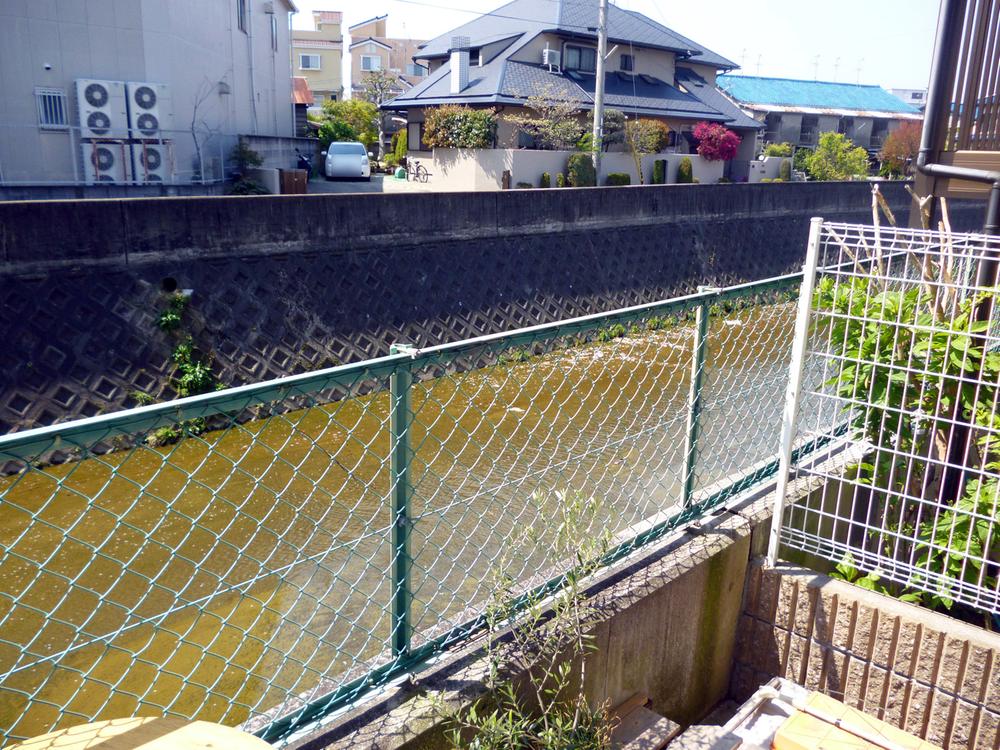 View photos from the dwelling unit. Indoor (April 2013) Shooting