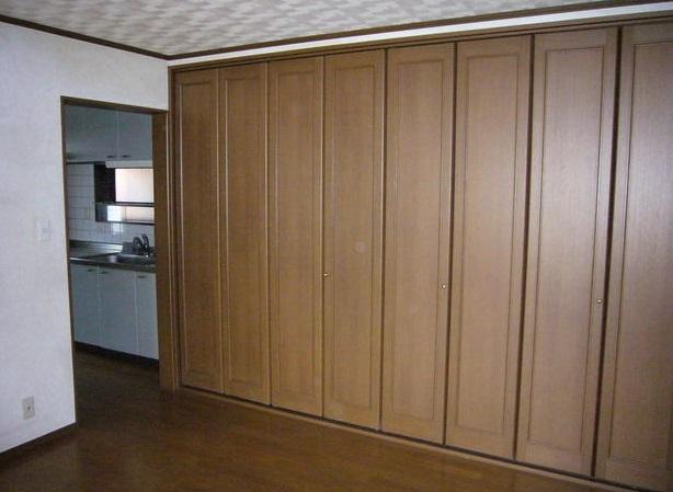 Receipt. A large storage space and a living