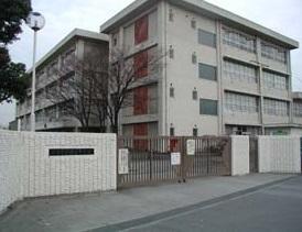 Junior high school. Settsu City 1916m to stand fifth junior high school