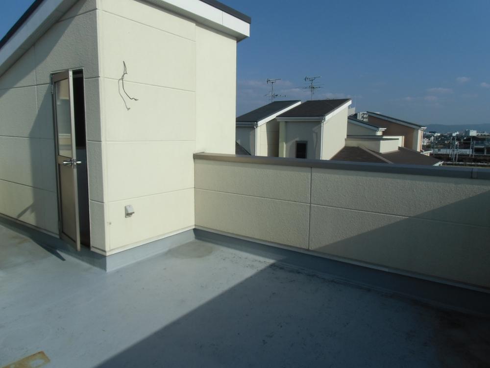 View photos from the dwelling unit. View from the site (November 2013) Shooting