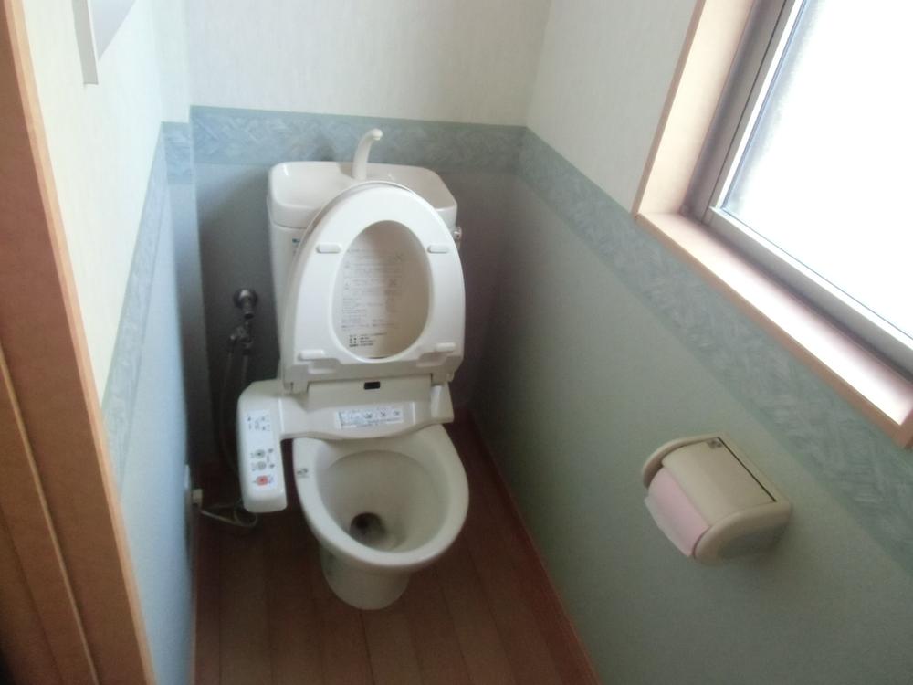 Toilet. Indoor (11 May 2013) Shooting