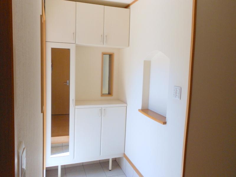 Entrance. Local (July 2013) Shooting