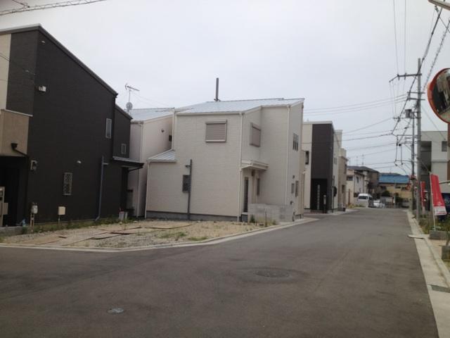 Local photos, including front road. Local (June 2013) Shooting