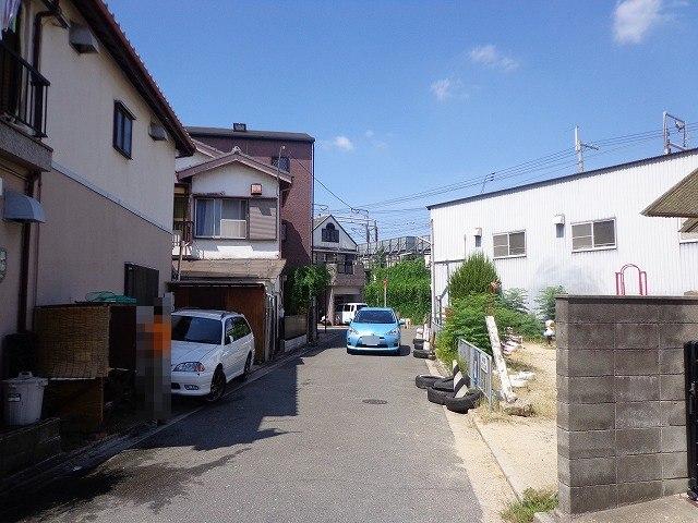 Local photos, including front road. Front road (3)