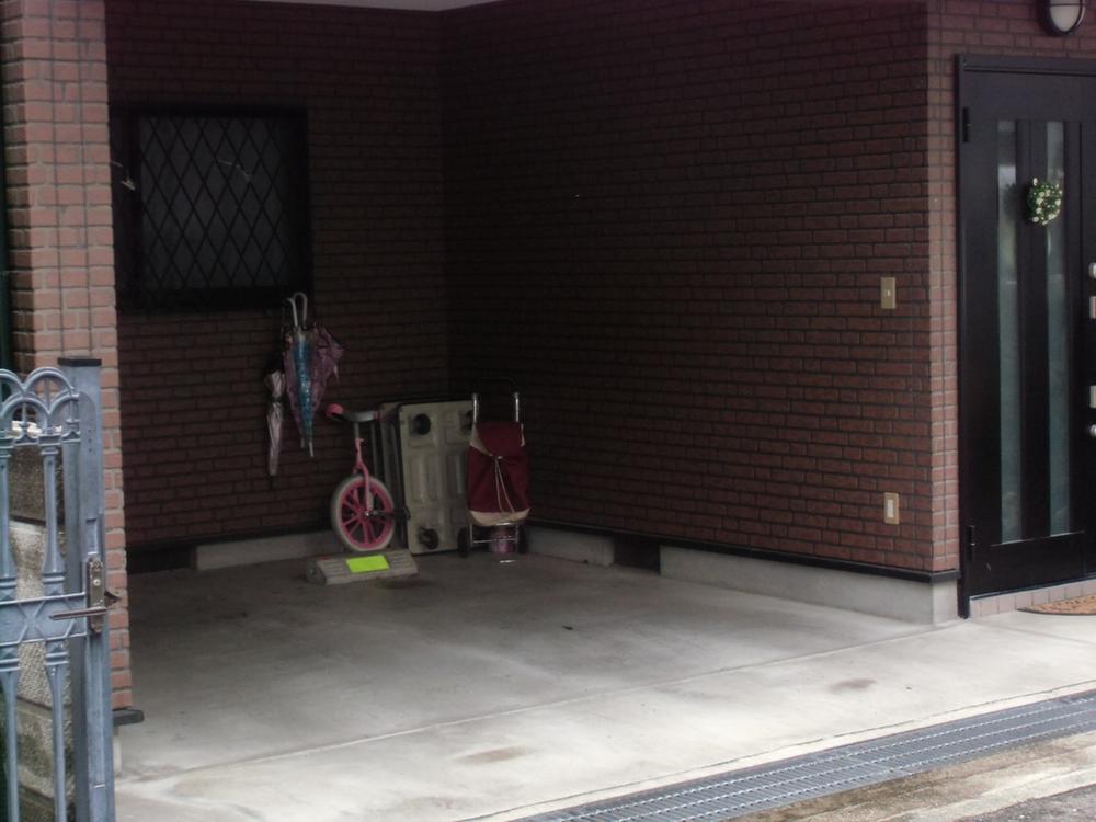 Parking lot. Local (12 May 2013) Shooting