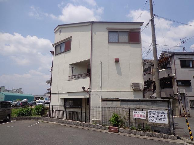 Local photos, including front road. Front road (2)