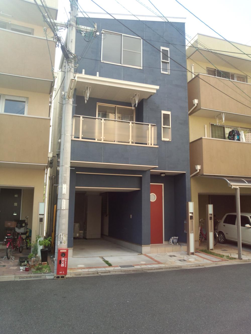 Local appearance photo. Local (10 May 2013) Shooting