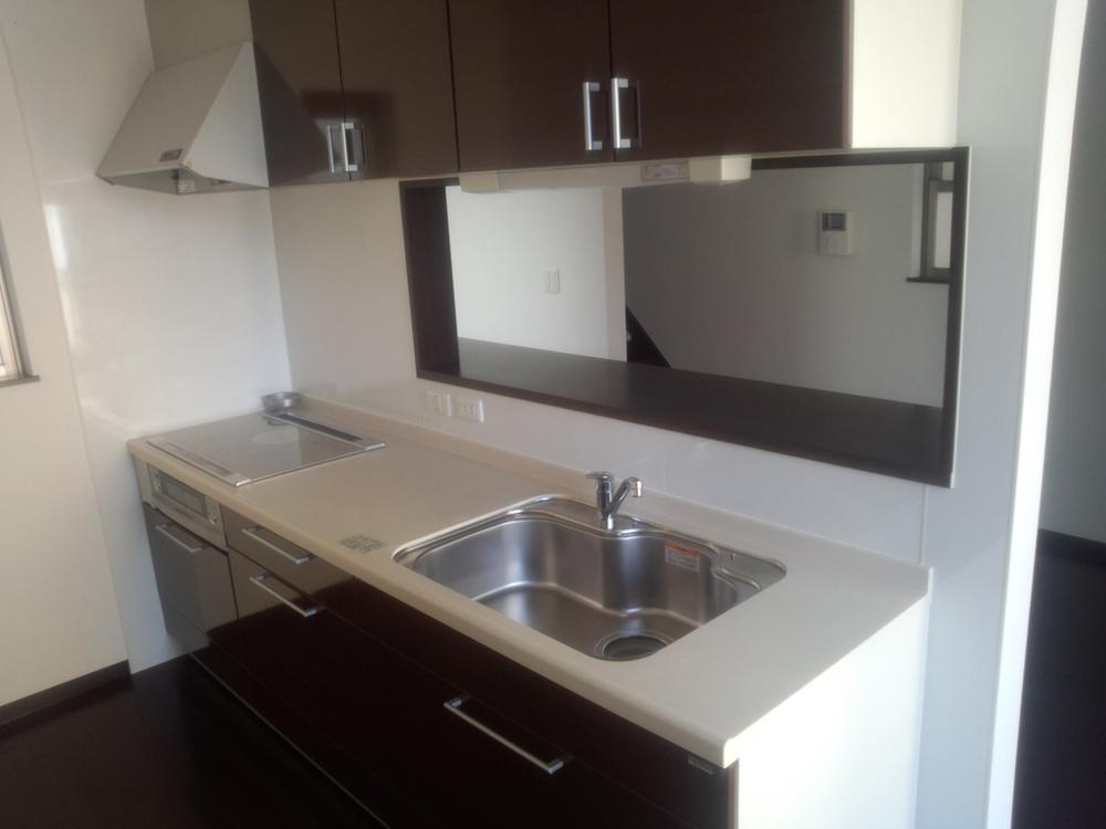 Kitchen. Indoor (10 May 2013) Shooting