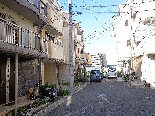 Local photos, including front road. Front road (2)