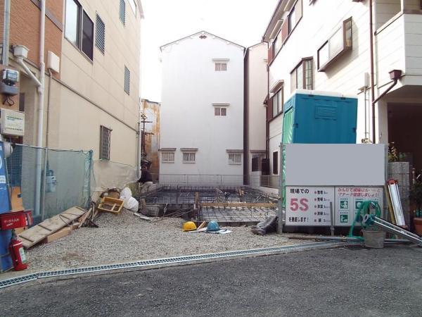 Local photos, including front road. Local Photos