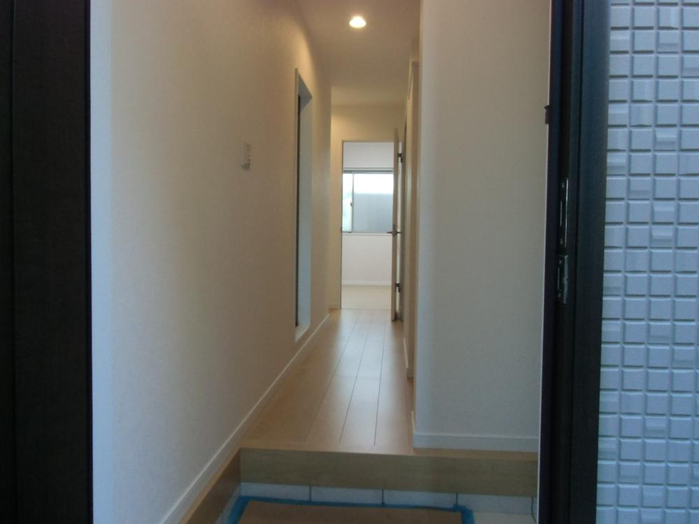 Entrance. Local (11 May 2013) Shooting