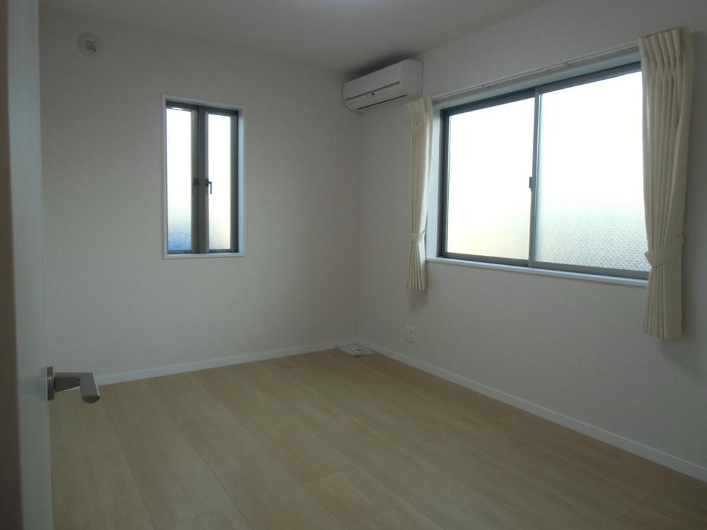 Non-living room. Indoor (11 May 2013) Shooting