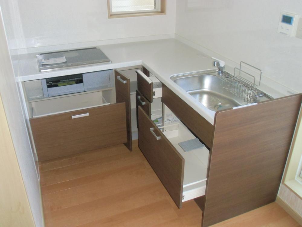 Kitchen. Room (August 2013) Shooting