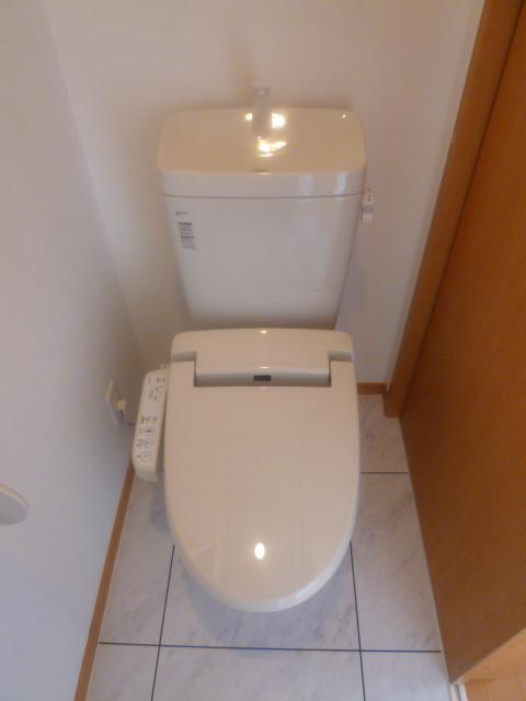 Toilet. Same specifications