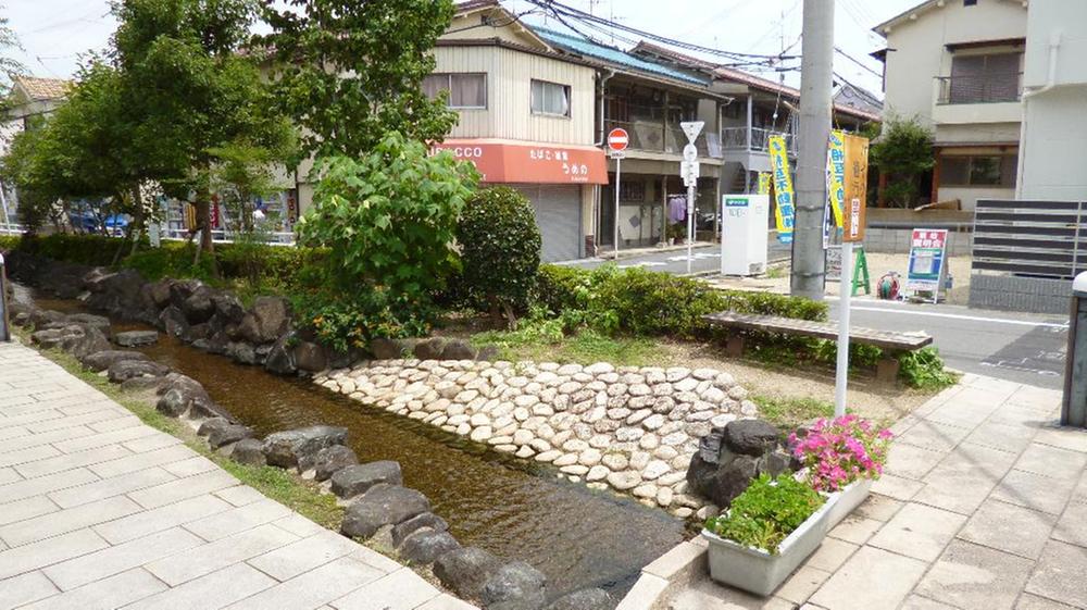 Local photos, including front road. The entire compartment appearance