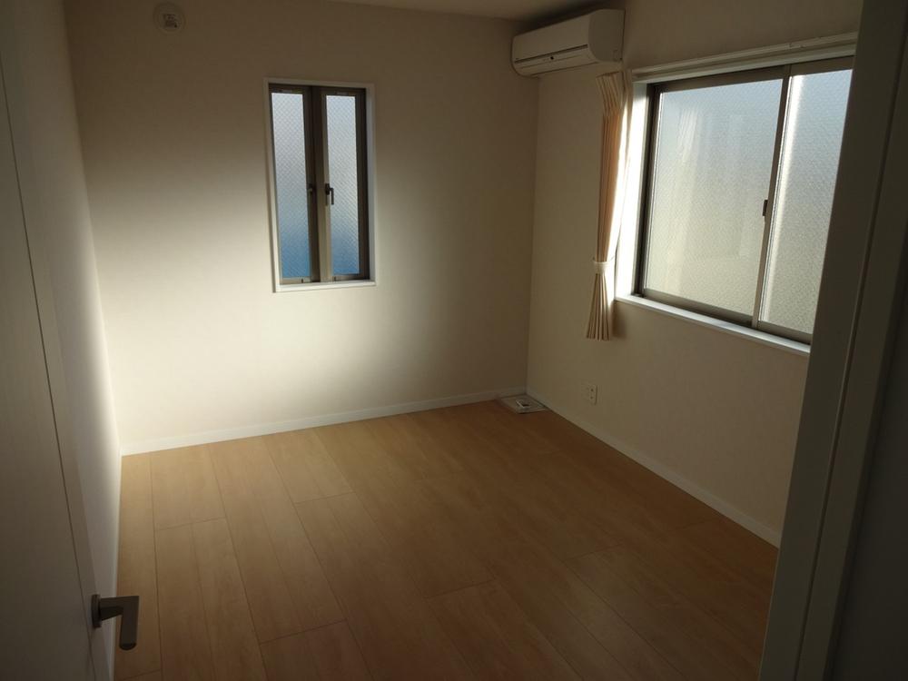 Non-living room. 3 Kaiyoshitsu 6 Pledge