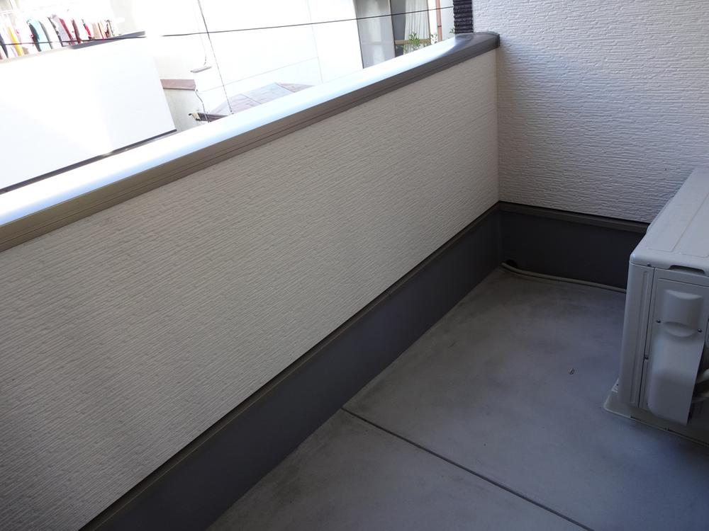 Balcony. Second floor balcony