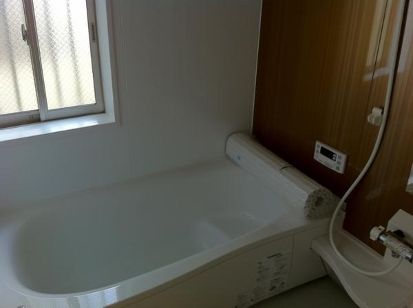 Bathroom. Spacious bathroom 1 tsubo or more to heal the fatigue of the day