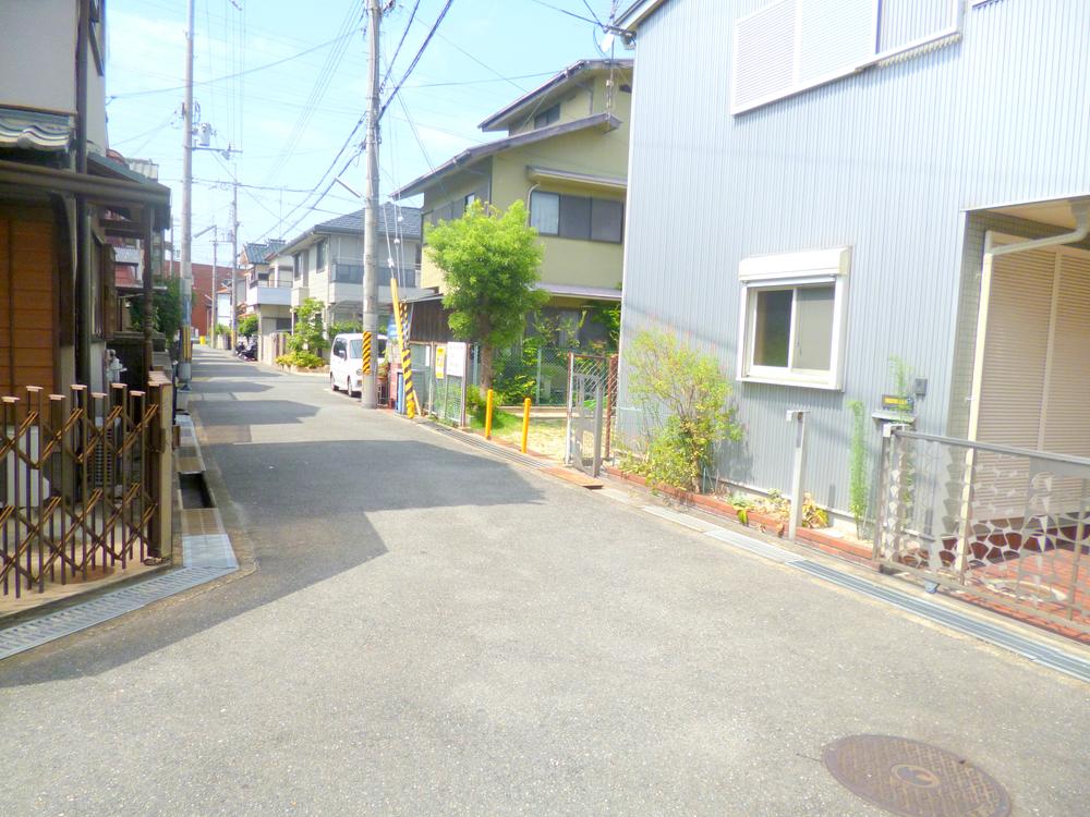 Local photos, including front road. Local (August 2013) Shooting