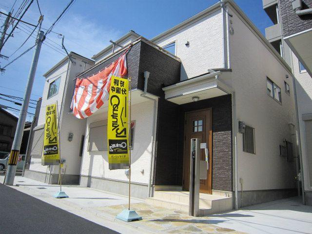 Local appearance photo. Photographed by local is 4 Building