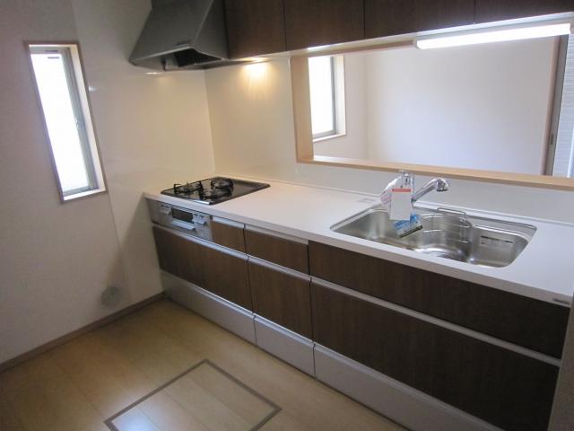 Kitchen. Shooting from the room