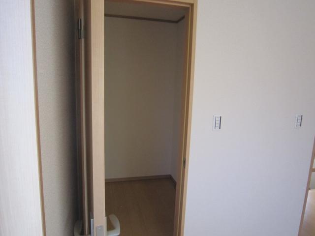 Receipt. Shooting from the room