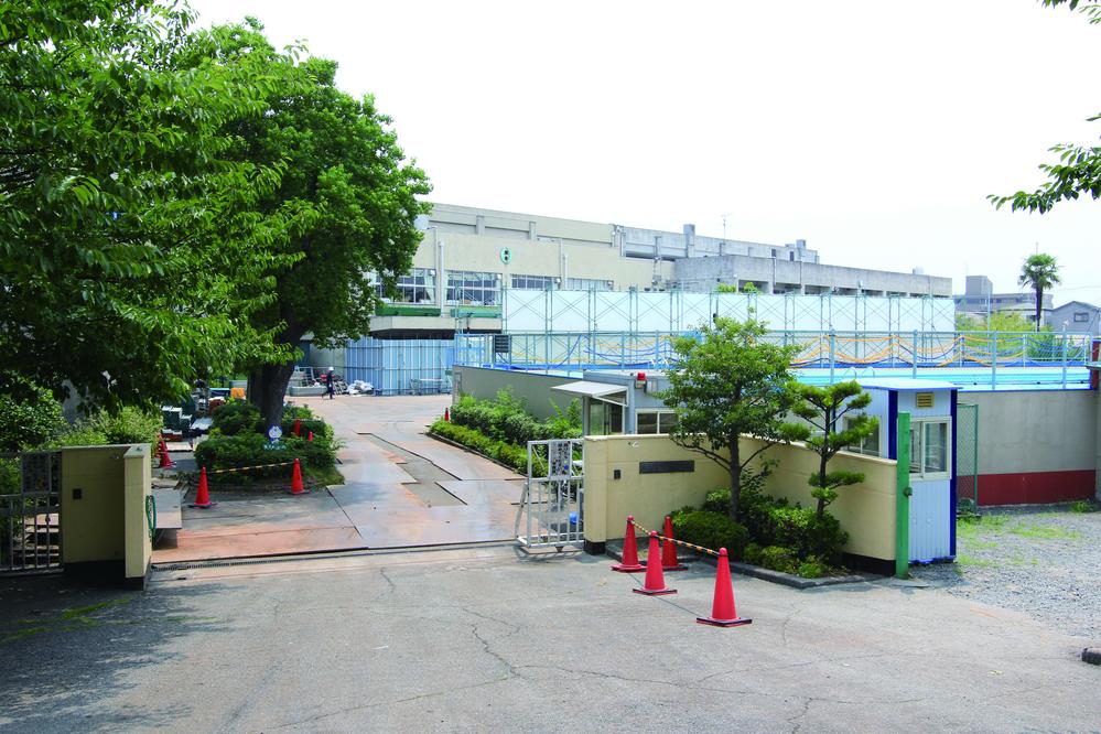 Primary school. 1340m to Beppu elementary school