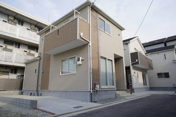 Same specifications photos (appearance). Convenient parking space two possible even when the visitor