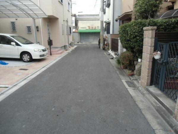 Local photos, including front road. Local (12 May 2013) Shooting