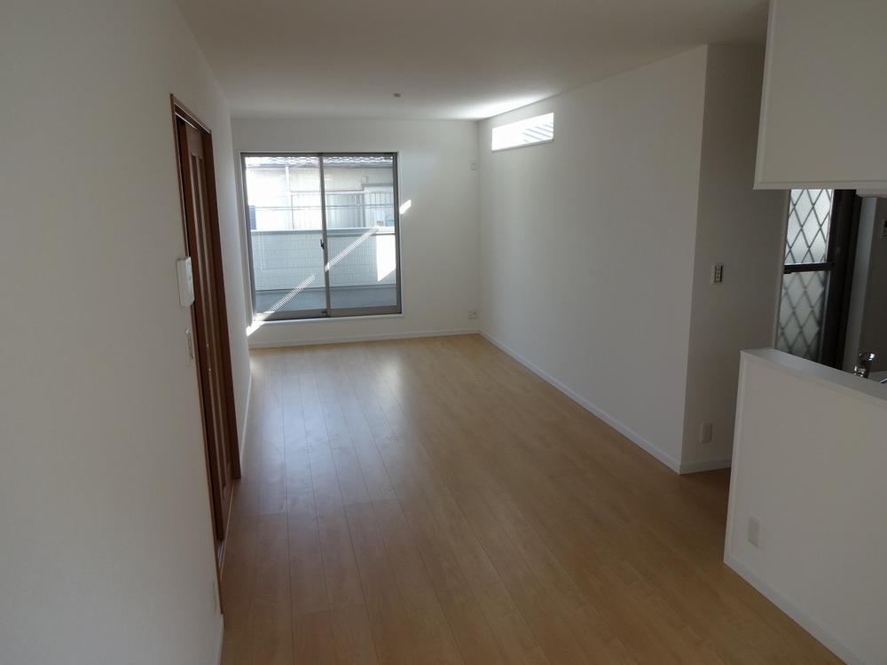 Living. Moments of family reunion in a bright living room