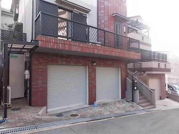 Other. Shutter garage to protect the important car of dad