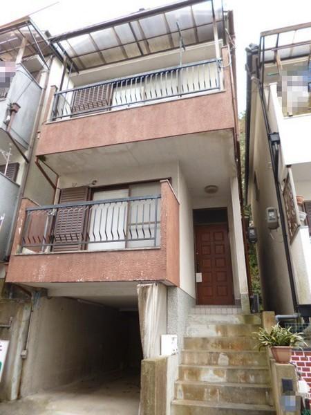 Local appearance photo.  ☆ Built with garage