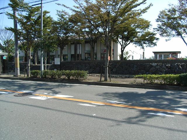 Supermarket. 557m to supermarket KINSHO Tahara shop