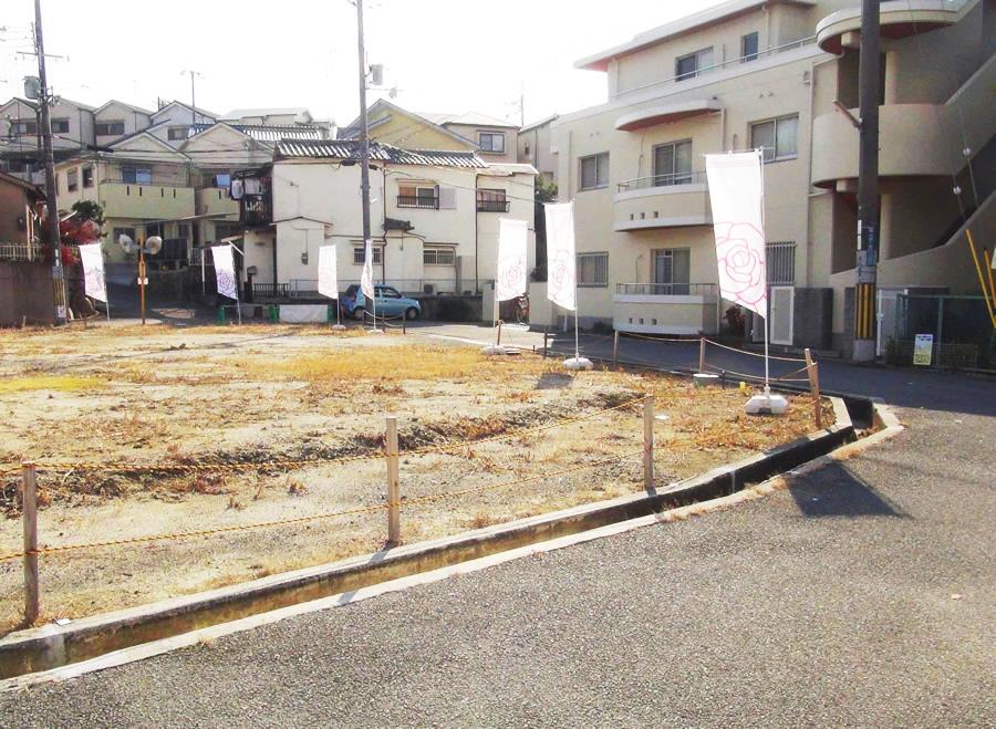 Local photos, including front road. All sections clear of the land area of ​​30 square meters or more (taken by local / 2013 November shooting)