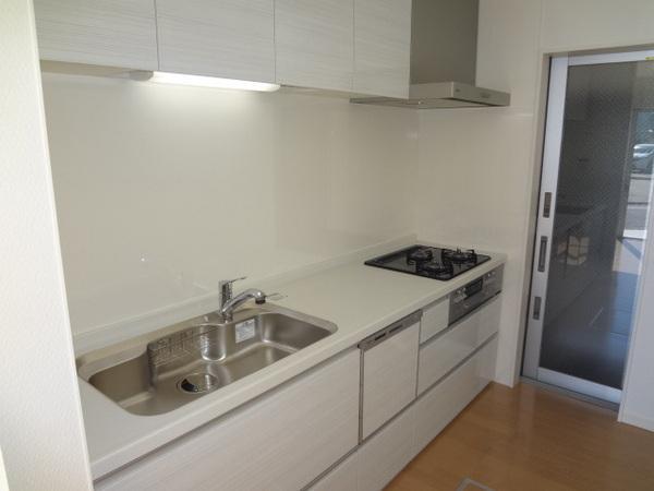 Kitchen. Storage space plenty, Easy-to-use kitchen