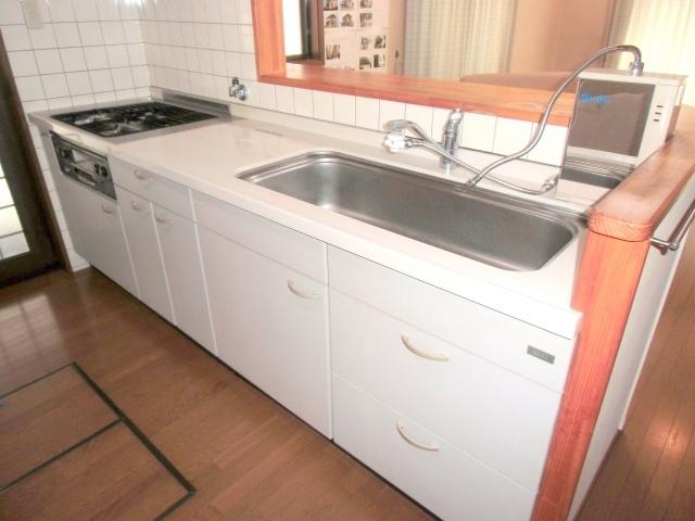 Kitchen. ◇ It is easy to use in face-to-face kitchen