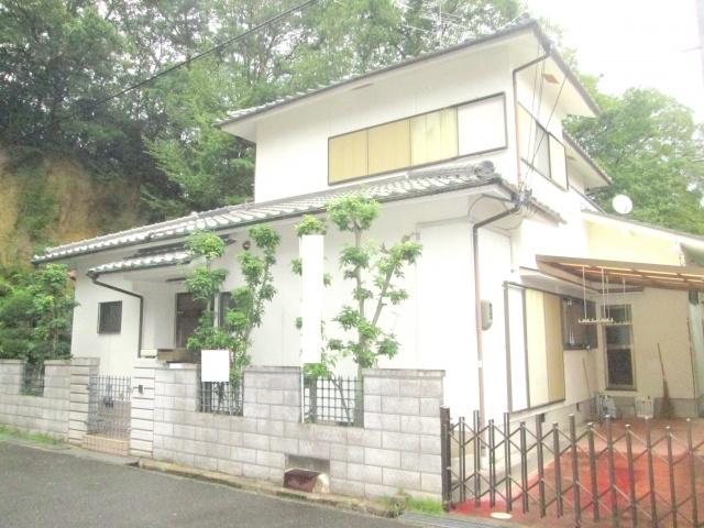 Local appearance photo. It is home of the 2-story