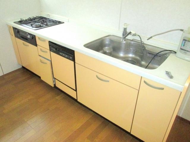 Kitchen. System kitchen