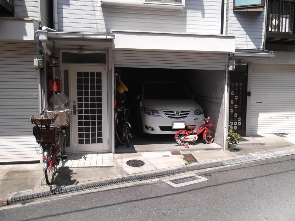 Local appearance photo. Local (August 2012) shooting