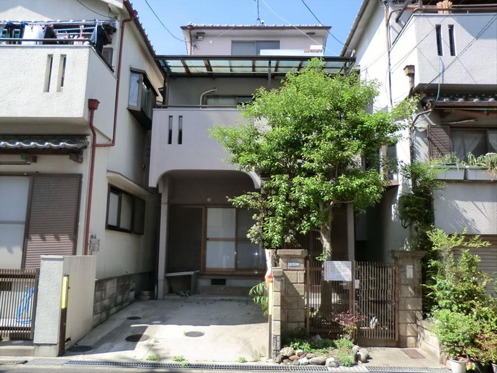 Local appearance photo