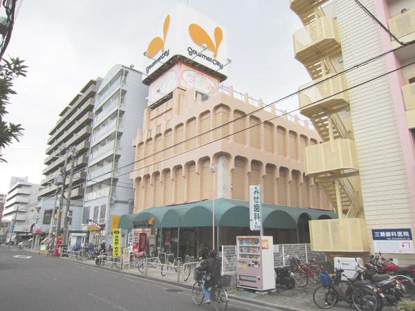 Other. Daiei Shijonawate shop A 10-minute walk