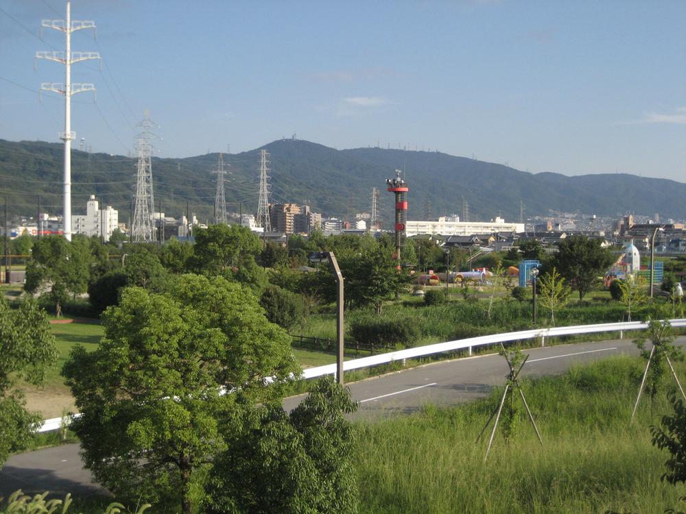 Other. Fukakita green space 8 min. Walk