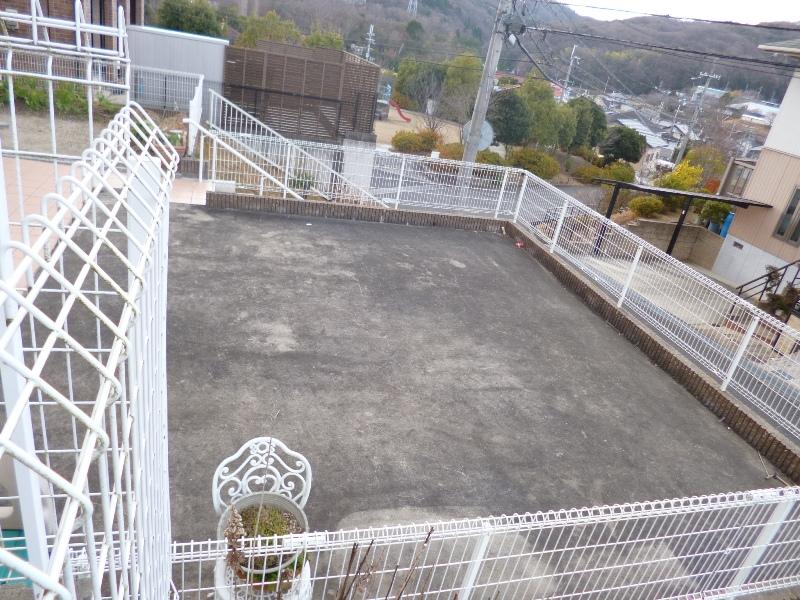 Other local.  ☆ There is also a large free space in front of the entrance