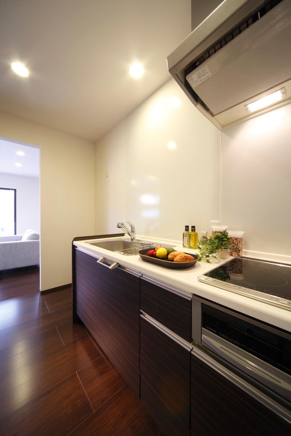 Same specifications photo (kitchen). Same specifications photo (kitchen) Slide storage! Water purifier with shower!