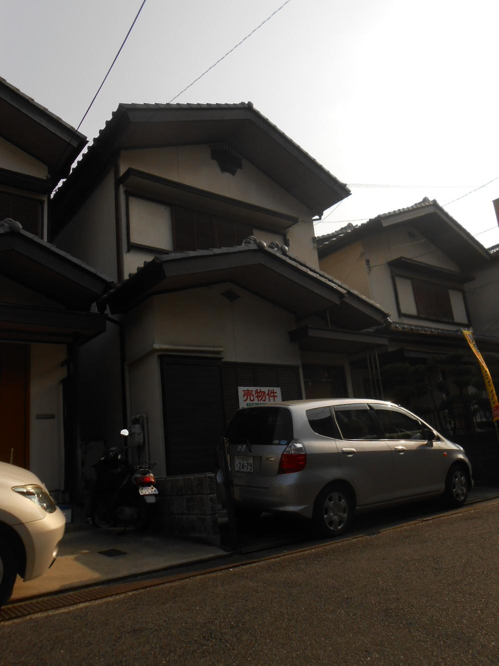 Local appearance photo