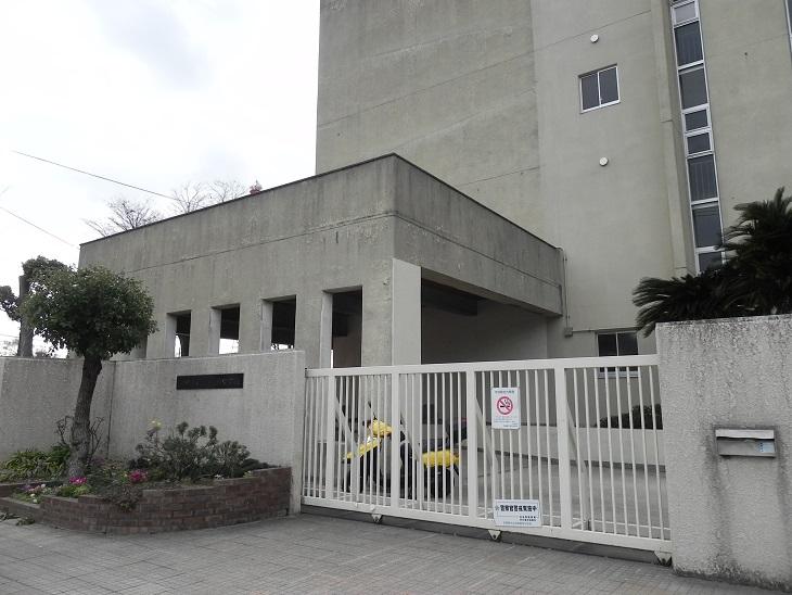 Junior high school. Shijonawate stand Shijonawate 1237m to the West Junior High School  ◆ Shijonawate West Junior High School ◆ 