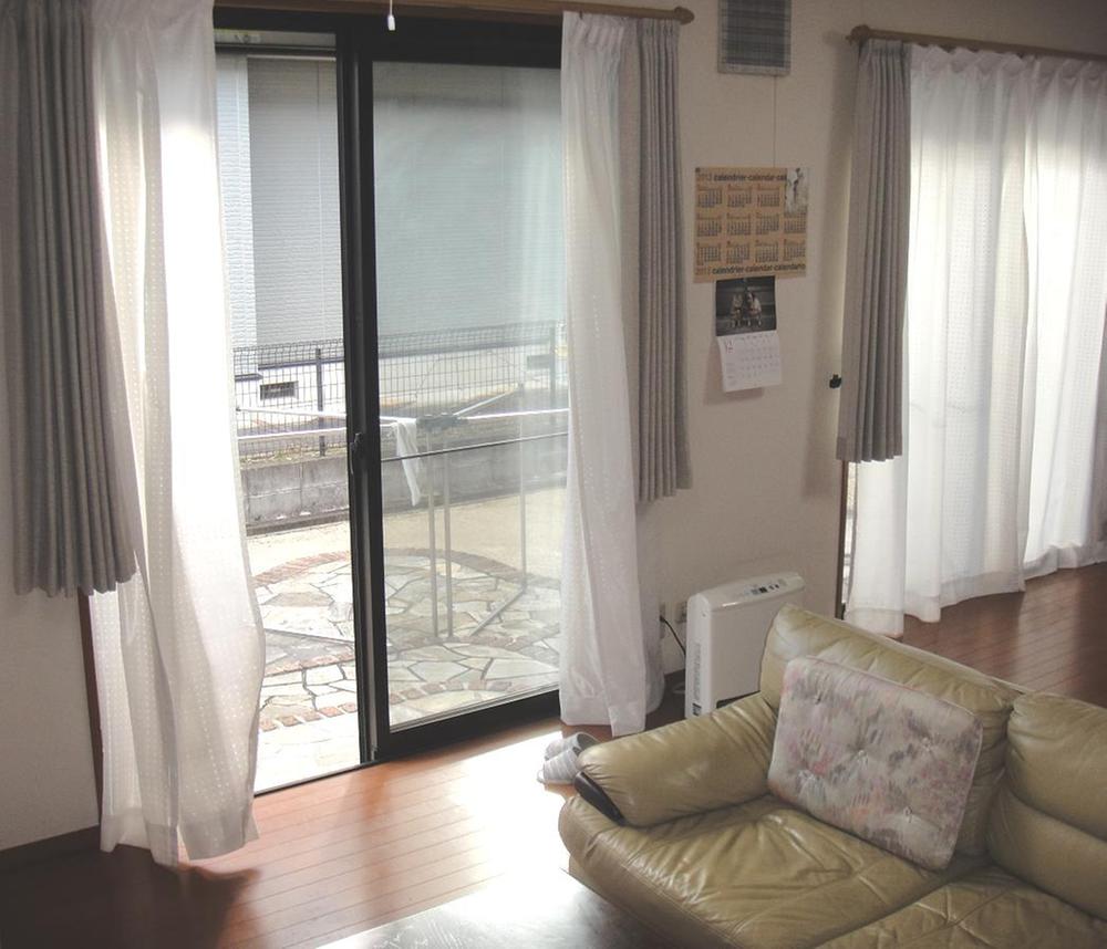 Living. Local (12 May 2013) Shooting