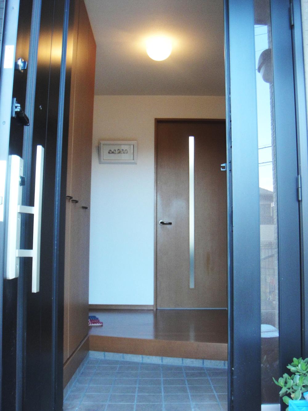 Entrance. Local (12 May 2013) Shooting