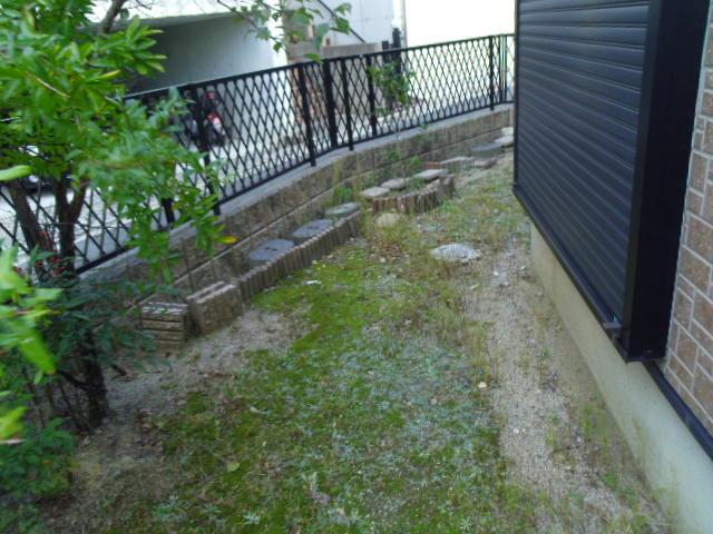 Garden. Southeast corner lot! ! 
